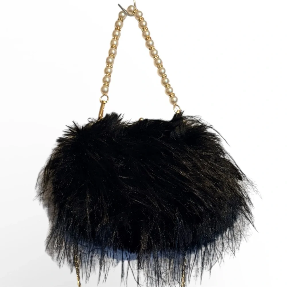 Vintage Style Faux Fur Pearl Handle Elegant Evening Bag Gold Kiss Lock Clutch